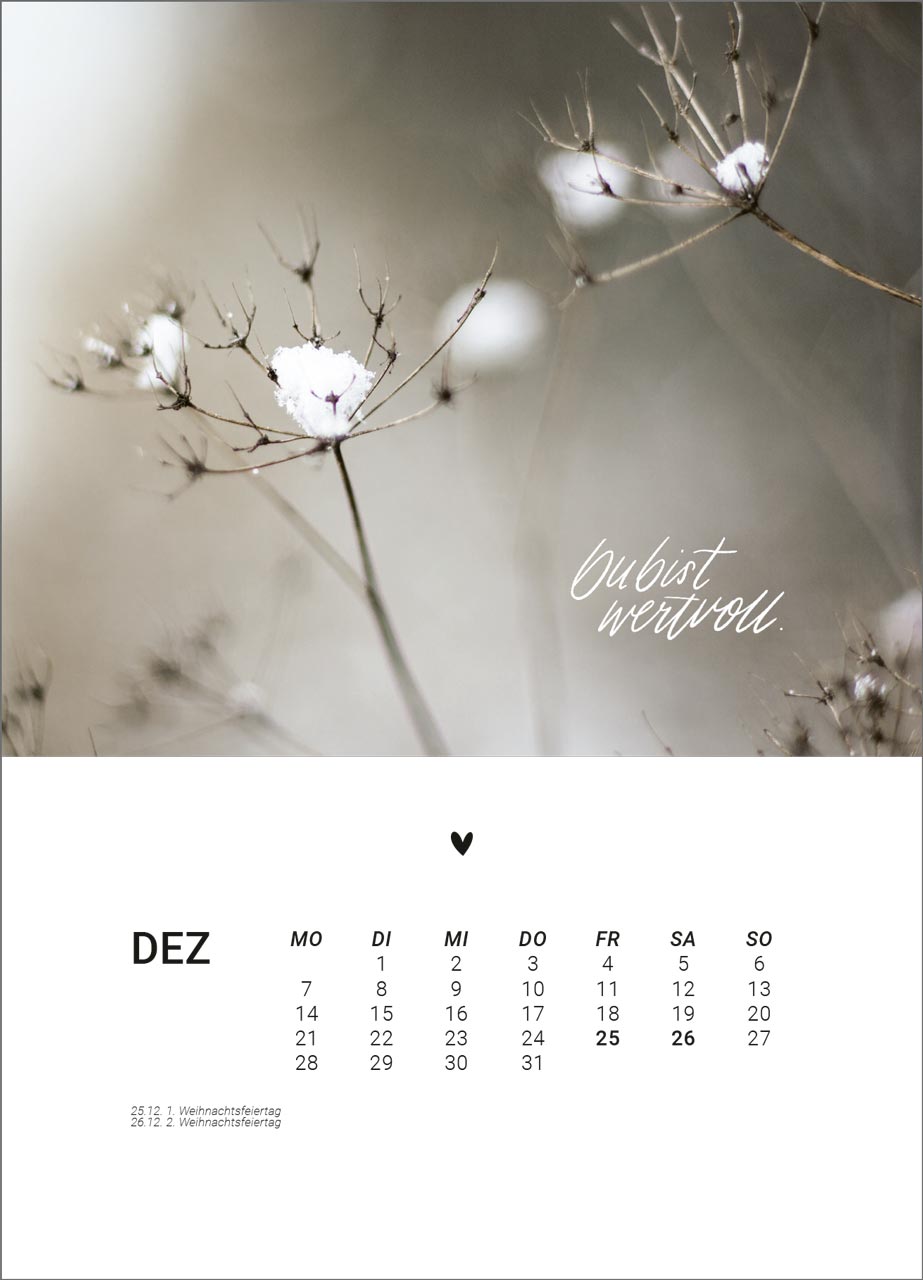 Kalender Zweitausendsechsundzwanzig - Tischkalender mit Holzaufsteller